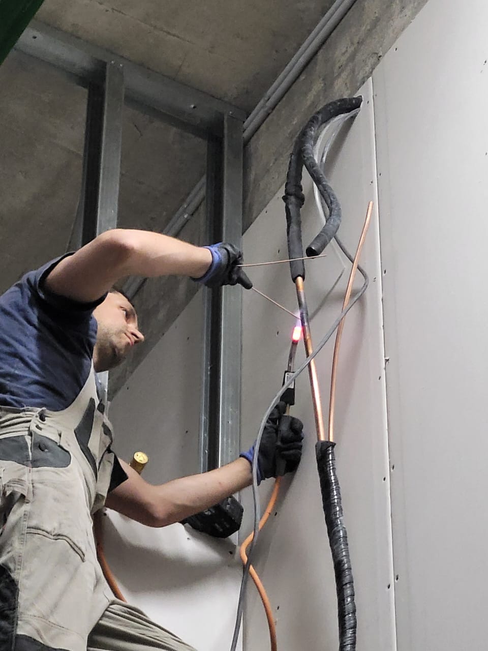 ТРК Форум монтаж сплит системы ТРК Форум монтаж сплит системы