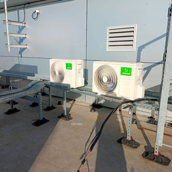 Кондиционер Lessar LS H18KFE2 LU H18KFE2